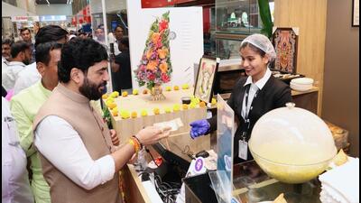 Minister Murlidhar Mohol inaugurated ‘Udaan Yatri Cafe’ that provides affordable food items at Pune airport on Monday. Mohol has instructed PMC to prepare DPR for directly connecting existing metro routes to the airport. (HT) Minister Murlidhar Mohol inaugurated ‘Udaan Yatri Cafe’ that provides affordable food items at Pune airport on Monday. Mohol has instructed PMC to prepare DPR for directly connecting existing metro routes to the airport. (HT)