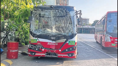 Mumbai, India - June 03, 2023: One person identified as Balaram Vithhal Bagwe, 49, died after a BEST Bus collided with a Chalo Bus at Badhwar Park, is seen parked at Backbay Bus Depot, Cuffe Parade, in Mumbai, India, on Saturday, June 03, 2023. (Photo by Bhushan Koyande/HT Photo) (HT PHOTO) Mumbai, India - June 03, 2023: One person identified as Balaram Vithhal Bagwe, 49, died after a BEST Bus collided with a Chalo Bus at Badhwar Park, is seen parked at Backbay Bus Depot, Cuffe Parade, in Mumbai, India, on Saturday, June 03, 2023. (Photo by Bhushan Koyande/HT Photo) (HT PHOTO)