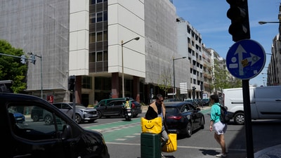 Traffic lights stopped working following a power outage in downtown Lisbon, Portugal, Monday, April 28, 2025. (AP Photo/Armando Franca) (AP) Traffic lights stopped working following a power outage in downtown Lisbon, Portugal, Monday, April 28, 2025. (AP Photo/Armando Franca) (AP)
