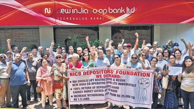 Thane, India - April 28, 2025: Accounts holders protest to get their entire deposits Money in The bank ,After the RBI imposed restrictions, the money of the account holders of New India Co-op Bank Ltd.was frozen after the restrictions were imposed. Today, all these account holders protested outside Thane Vasant Vihar Bank in thane on Monday . And the account holders demanded that all the account holders' money should be returned as soon as possible and if not, such a protest will be continued from time to time Ê,in Thane,in Mumbai, India, on, Monday, April -28, 2025. ( Praful Gangurde /HT Photo )