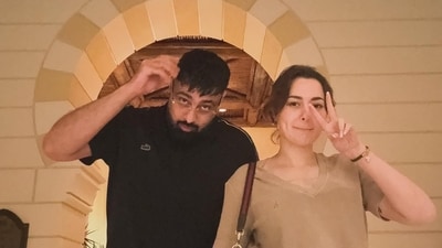 Sometime back, there were rumours that Badshah and Pakistani actor Hania Aamir are dating each other. Sometime back, there were rumours that Badshah and Pakistani actor Hania Aamir are dating each other.