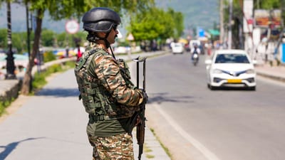 A security personnel keeps vigil, in the aftermath of the Pahalgam terrorist attack, in Srinagar, Monday, April 28, 2025. (PTI) A security personnel keeps vigil, in the aftermath of the Pahalgam terrorist attack, in Srinagar, Monday, April 28, 2025. (PTI)
