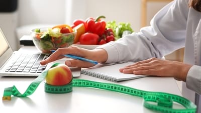 Check out this weight loss diet plan and tips if you weigh 80 kg or more. (Shutterstock) Check out this weight loss diet plan and tips if you weigh 80 kg or more. (Shutterstock)