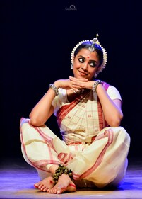 Odissi dancer Shashwathi Garai Ghosh during one of her performance. Odissi dancer Shashwathi Garai Ghosh during one of her performance.
