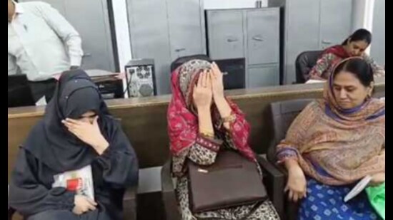 Some Pakistani nationals left voluntarily, while others were deported as the deadline for exiting India for those holding SAARC (South Asian Association for Regional Cooperation) visas was April 26. (Sourced)