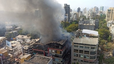 A civic official said the fire broke in the building’s basement but later spread to the upper floors, which were soon filled with smoke. (Satish Bate/ Hindustan Times) A civic official said the fire broke in the building’s basement but later spread to the upper floors, which were soon filled with smoke. (Satish Bate/ Hindustan Times)