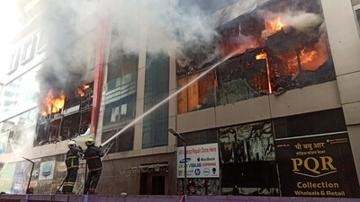 As per report, Ravindra Ambulgekar, Mumbai Fire Brigade chief and other senior officers rushed to the scene to to douse the blaze. (Satish Bate/ Hindustan Times) As per report, Ravindra Ambulgekar, Mumbai Fire Brigade chief and other senior officers rushed to the scene to to douse the blaze. (Satish Bate/ Hindustan Times)
