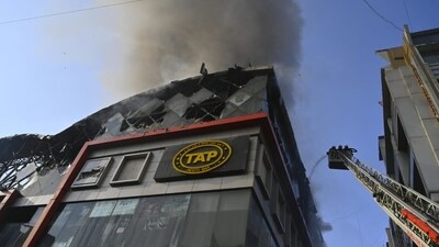 The civic official said that 13 fire engines and other firefighting vehicles were at the scene (Satish Bate/ Hindustan Times) The civic official said that 13 fire engines and other firefighting vehicles were at the scene (Satish Bate/ Hindustan Times)