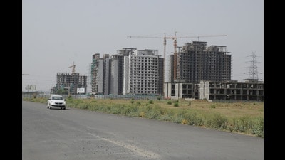 Chief minister Devendra Fadnavis said, “The cabinet has okayed the project and fund approved for public works department.” (HT)