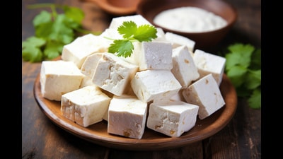 Eateries will have to specify in their menus whether their dishes contain traditional dairy-based paneer or so-called analogue or non-dairy paneer. (HT PHOTO) Eateries will have to specify in their menus whether their dishes contain traditional dairy-based paneer or so-called analogue or non-dairy paneer. (HT PHOTO)