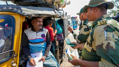 Pakistani nationals have been leaving India via the Attari-Wagah border, with BSF and security personnels checking their ID before the final exit. (PTI) Pakistani nationals have been leaving India via the Attari-Wagah border, with BSF and security personnels checking their ID before the final exit. (PTI)