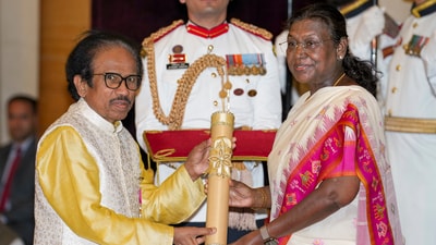 Violinist-composer Dr L Subramaniam receiving Padma Vibhushan from President Droupadi Murmu at Rashtrapati Bhawan on Sunday (Photo: Shrikant Singh/ANI) Violinist-composer Dr L Subramaniam receiving Padma Vibhushan from President Droupadi Murmu at Rashtrapati Bhawan on Sunday (Photo: Shrikant Singh/ANI)