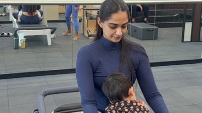 Sonam Kapoor exercised in the gym with son Vayu. Sonam Kapoor exercised in the gym with son Vayu.