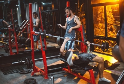 Surge in inguinal hernias among gym-goers: Beware of this hidden risk increasing among men aged 25-35 (Photo by ROMAN ODINTSOV on Pexels)