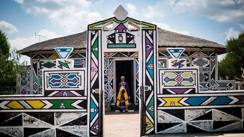 South African artist Esther Mahlangu, 81, poses at her home in Mabhoko Village, Siyabuswa, Mpumalanga. (Image by AFP) South African artist Esther Mahlangu, 81, poses at her home in Mabhoko Village, Siyabuswa, Mpumalanga. (Image by AFP)