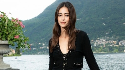 Her look was a masterclass in understated glamour with mid-parted hair that was left open down her shoulders in soft waves, natural makeup and minimal accessories. (Image by X) Her look was a masterclass in understated glamour with mid-parted hair that was left open down her shoulders in soft waves, natural makeup and minimal accessories. (Image by X)