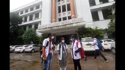 The four junior doctors who were allegedly ragged had joined the orthopaedic department two months ago. (HT FILE)