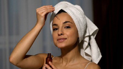 Chemical exfoliant removes dead skin cells, giving you a nice glow. (Adobe Stock) Chemical exfoliant removes dead skin cells, giving you a nice glow. (Adobe Stock)