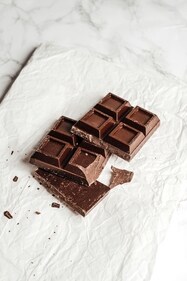70 % dark chocolate is most suitable. (Pexels)