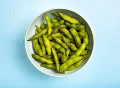 Edamame contains protein too, (Freepik)