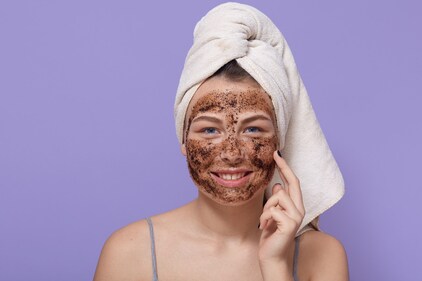 Physical exfoliants include scrubs. (Freepik) Physical exfoliants include scrubs. (Freepik)