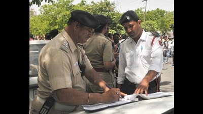 On January 20, the Chandigarh RLA had issued a 15-day ultimatum to traffic violators with five or more pending challans to settle them or face suspension of driving licence and vehicle registration. (HT File Photo) On January 20, the Chandigarh RLA had issued a 15-day ultimatum to traffic violators with five or more pending challans to settle them or face suspension of driving licence and vehicle registration. (HT File Photo)