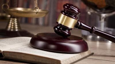 The bench of justice Jagmohan Bansal held that the appropriate authority may order to prematurely retire any officer if it is in the public interest. However, conditions, as spelt in the service rules, must be complied with. (Shutterstock)