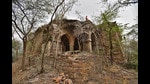 The ruins of Malcha Mahal two years after the death, on September 2, 2017, of its last resident, Ali Raza. (Burhaan Kinu/HT PHOTO)