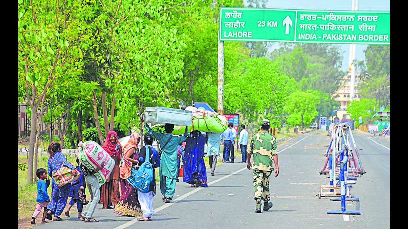 27 Pakistan nationals return home as Wagah gates opened after a day ...