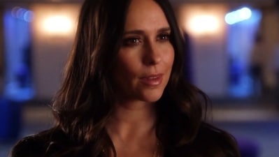 911 star Jennifer Love Hewitt has sparked pregnancy rumors (X) 911 star Jennifer Love Hewitt has sparked pregnancy rumors (X)