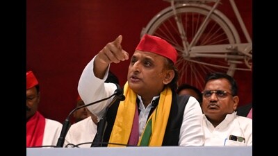 National president Akhilesh Yadav addressing a press conference at Samajwadi Party office in Lucknow on Friday, (Mushtaq Ali/Hindustan Times) National president Akhilesh Yadav addressing a press conference at Samajwadi Party office in Lucknow on Friday, (Mushtaq Ali/Hindustan Times)