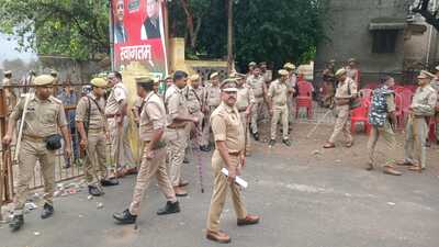 Police deployed outside the residence of MP Ramji Lal Suman in Agra on Friday. (HT)