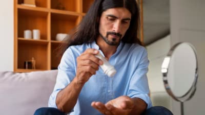 A doctor shared how prolonged use of ibuprofen harms your health. (Representative picture: Freepik) A doctor shared how prolonged use of ibuprofen harms your health. (Representative picture: Freepik)