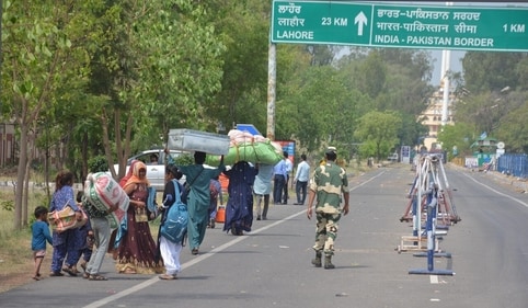 Pakistani nationals going back to their country through Attari-Wagah border check post. after Indian shut Attari-Wagah border, Amritsar, India. On Friday, May 2, 2025. (Sameer Sehgal/Hindustan Times) Pakistani nationals going back to their country through Attari-Wagah border check post. after Indian shut Attari-Wagah border, Amritsar, India. On Friday, May 2, 2025. (Sameer Sehgal/Hindustan Times)
