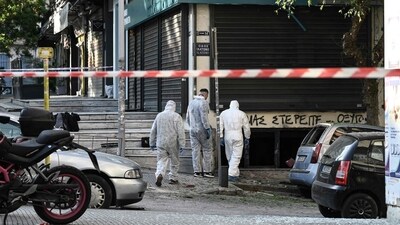 On May 3, 2025, Greek police experts searched for evidence in Thessaloniki after a bomb explosion. The organised crime division is investigating, including possible ties to extreme leftist groups. (AFP) On May 3, 2025, Greek police experts searched for evidence in Thessaloniki after a bomb explosion. The organised crime division is investigating, including possible ties to extreme leftist groups. (AFP)