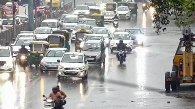 Light rainfall or drizzle is possible over isolated parts of Delhi in the next two hours. (PTI) Light rainfall or drizzle is possible over isolated parts of Delhi in the next two hours. (PTI)
