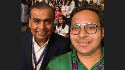 On LinkedIn, a founder shared a memorable moment with Mukesh Ambani. (LinkedIn/Anant Ladha) On LinkedIn, a founder shared a memorable moment with Mukesh Ambani. (LinkedIn/Anant Ladha)