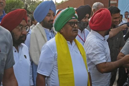 Punjab governor and UT administrator Gulab Chand Kataria during the walk against drugs in Chandigarh on Saturday. (Ravi Kumar/HT) Punjab governor and UT administrator Gulab Chand Kataria during the walk against drugs in Chandigarh on Saturday. (Ravi Kumar/HT)