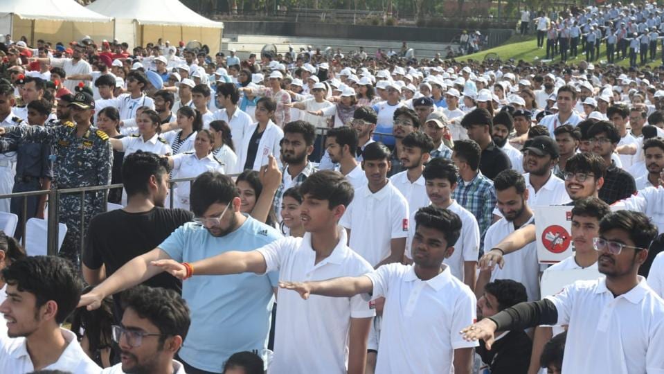 Youngsters taking the pledge during the event in Chandigarh on Saturday. (Ravi Kumar/HT) Youngsters taking the pledge during the event in Chandigarh on Saturday. (Ravi Kumar/HT)