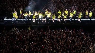 Lady Gaga is not the first performer to perform in Rio de Janeiro for free. In May 2024, Madonna performed on Copacabana beach, which the city also sponsored. (Photo by Daniel RAMALHO / AFP) (AFP) Lady Gaga is not the first performer to perform in Rio de Janeiro for free. In May 2024, Madonna performed on Copacabana beach, which the city also sponsored. (Photo by Daniel RAMALHO / AFP) (AFP)
