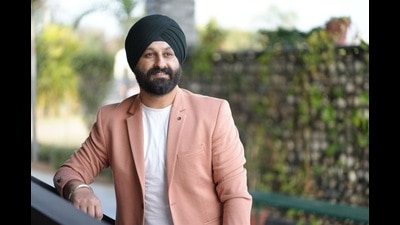 Former cricketer Manpreet Singh met Punjab chief minister Bhagwant Mann and introduced former Australian cricketer Michael Clarke to the CM in this regard. (HT Photo) Former cricketer Manpreet Singh met Punjab chief minister Bhagwant Mann and introduced former Australian cricketer Michael Clarke to the CM in this regard. (HT Photo)