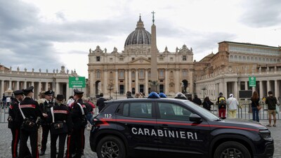 Members of the Carabinieri stand near St. Peter's Square at the Vatican, ahead of the conclave to elect the next pope, as seen from Rome, Italy, May 4, 2025. REUTERS/Murad Sezer (REUTERS)