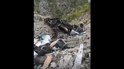 mangled remains of the truck in Ramban on Sunday. (HT Photo)