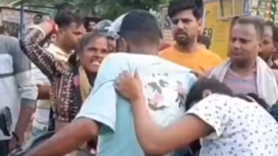 A viral video showed a mother in Kanpur assaulting her son and his girlfriend after catching them secretly eating chowmein. (X) A viral video showed a mother in Kanpur assaulting her son and his girlfriend after catching them secretly eating chowmein. (X)