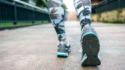 Walking helps the body stay in a fat-burning state. (Shutterstock) Walking helps the body stay in a fat-burning state. (Shutterstock)