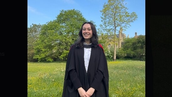 Last year, Dr Ally Louks was trolled for her PhD thesis titled “Olfactory Ethics: The politics of smell in modern and contemporary prose”. (X/@DrAllyLouks)
