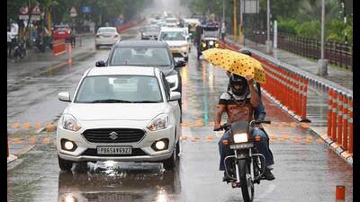 On Monday, the IMD observatory in Sector 39 recorded 5.4 mm rain while the airport observatory logged 21.4 mm rain. (Keshav Singh/HT)