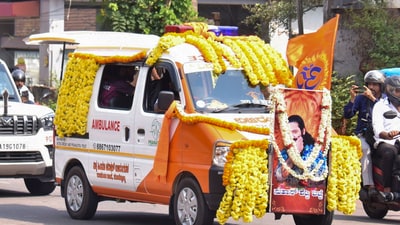 Former Bajrang Dal member Suhas Shetty's mortal remains being takes to his native place, in Mangaluru, Karnataka. (PTI) Former Bajrang Dal member Suhas Shetty's mortal remains being takes to his native place, in Mangaluru, Karnataka. (PTI)