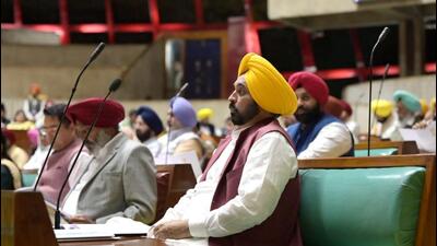 Punjab finance minister Harpal Cheema (centre) on Monday accused the central and Haryana governments of trying to loot water from his state. (HT file photo) Punjab finance minister Harpal Cheema (centre) on Monday accused the central and Haryana governments of trying to loot water from his state. (HT file photo)