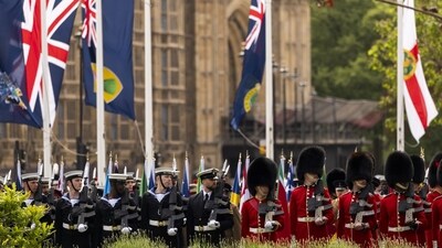 Members of the British Armed Forces participate in the VE Day 80 procession as they pass the Houses of Parliament in London, UK, on Monday, May 5, 2025 (Bloomberg) Members of the British Armed Forces participate in the VE Day 80 procession as they pass the Houses of Parliament in London, UK, on Monday, May 5, 2025 (Bloomberg)
